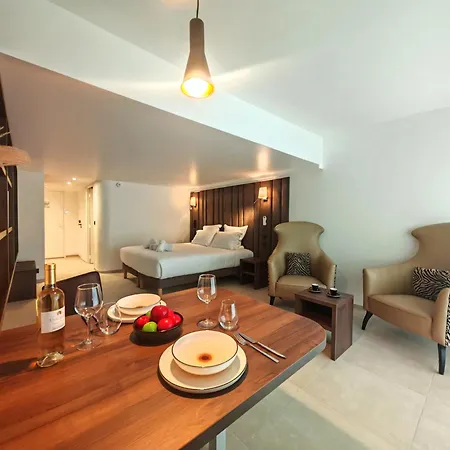 & Monsigny Hotel