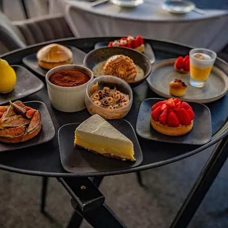 Hotel & Monsigny Nice