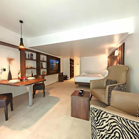 Hotel & Monsigny Nice